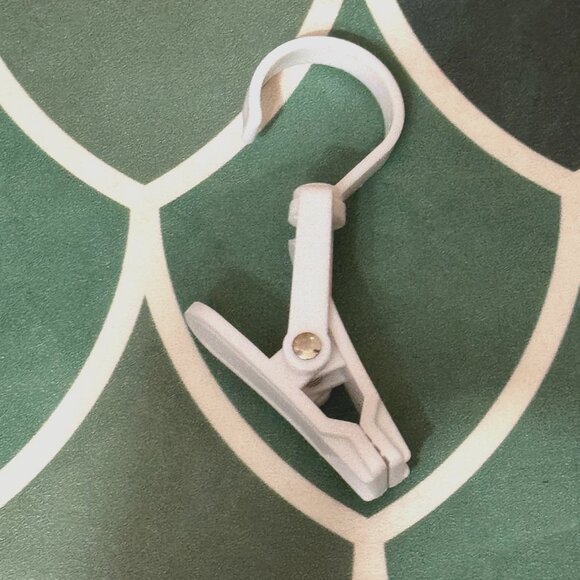 Laundry Hooks, Plastic Swivel Hanging Hanger Clothes Clips, #18 Count - Picture 4 of 14